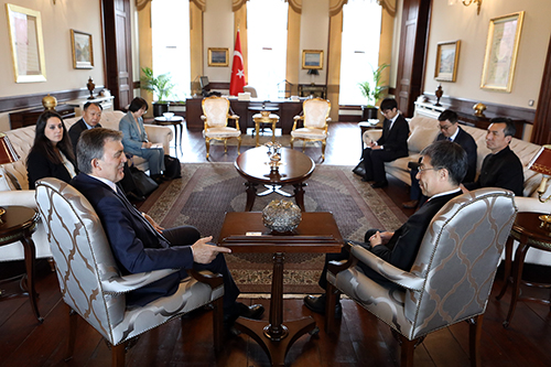 11. Cumhurbaşkanı Abdullah Gül, Çin Halkı Dış İlişkiler Enstitüsü Heyetini Kabul Etti